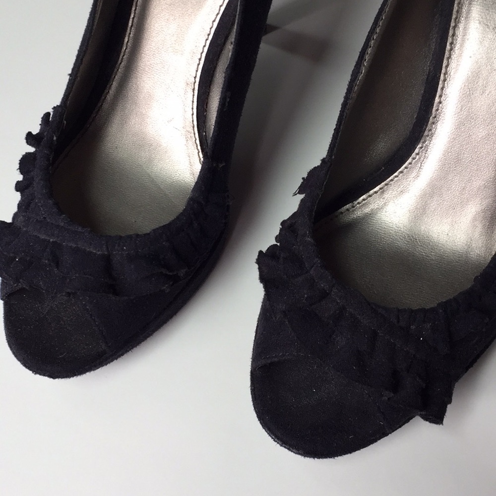Fioni Ruffle Heels - Picture 2 of 5